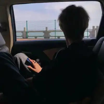 闻皎月